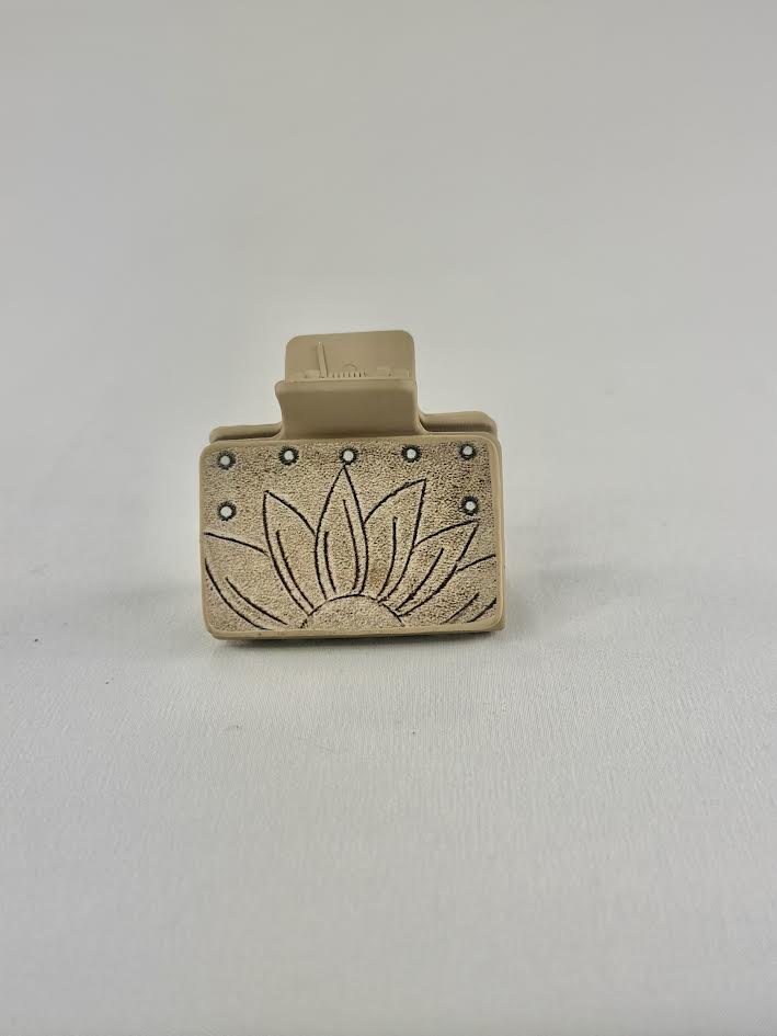 Sm Tan Sunflower Clip